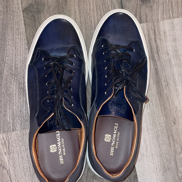 Bruno Magli sneakers - Picture 2 of 6